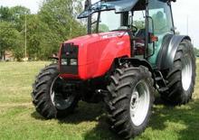 4WD traktori Massey Ferguson MF 2435 GE Kompakt