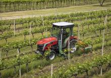 4WD traktori Massey Ferguson MF 3VI.95 