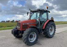 4WD traktori Massey Ferguson MF 4245 Freisicht