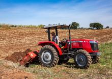 4WD traktori Massey Ferguson MF 4305