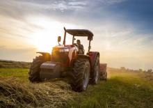 4WD traktori Massey Ferguson MF 5710ES