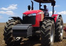4WD traktori Massey Ferguson MF 6711 