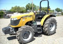 4WD traktori Challenger MT325B