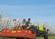 4WD traktori Claas Nexos 230 FB