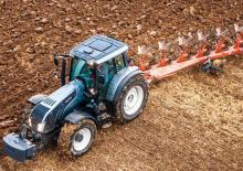 4WD traktori Valtra T 153