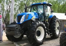 4WD traktori New Holland T 7060 (700)