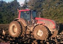 4WD traktori Valtra T151e