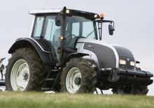 4WD traktori Valtra T182