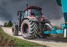 4WD traktori Valtra T214H