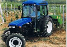 4WD traktori New Holland TN 70 F DT (101/100)