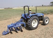 4WD traktori New Holland TT55