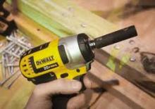 Akumulatorski udarni izvijači i ključevi DEWALT DCF883L2