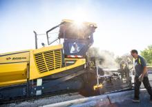 Asfaltni finišeri na gusjenicama Bomag BF 700 C 2 S 600