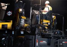 Asfaltni finišeri na gusjenicama Volvo OMNI 318 SCREED