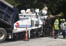 Asfaltni finišeri na gusjenicama Astec ROADTEC RP-175