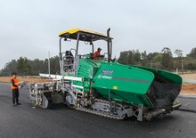 Asfaltni finišeri na gusjenicama Vögele SUPER 1880 L