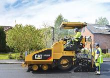 Asfaltni finišeri na kotačima Caterpillar AP300F