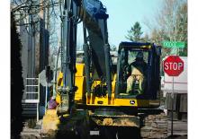 Bageri gusjeničari John Deere Construction 135D