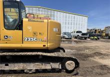 Bageri gusjeničari John Deere Construction 225C