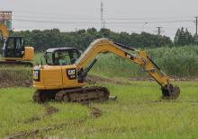 Bageri gusjeničari Caterpillar 30700