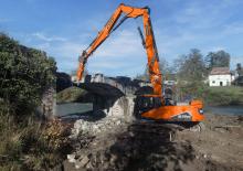 Bageri gusjeničari Develon DX245DM-7