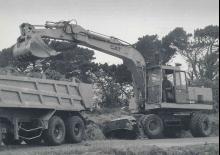 Bageri na kotačima Caterpillar 224B