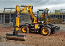 Bageri na kotačima JCB Hydradig 110W
