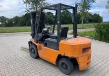 Dizelski viljuškari Nissan FJ 01 A 18 U