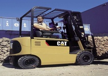Električni viličari Caterpillar EP30K PAC