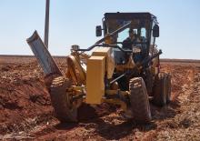 Grejderi Caterpillar 120 AWD
