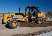 Grejderi Caterpillar 140 AWD