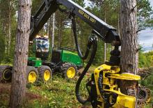 Kombajni John Deere 1070 G