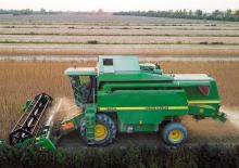 Kombajni John Deere 2258