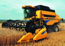 Kombajni New Holland CSX 7080 Laterale