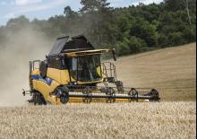 Kombajni New Holland CX5.90 Laterale
