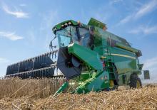 Kombajni John Deere W330 PTC