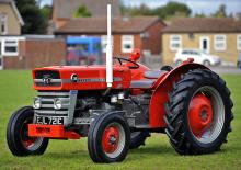 2WD traktori Massey Ferguson 135
