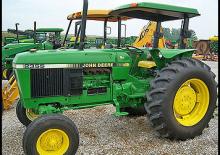 Kompaktni pomoćni traktori John Deere 2355