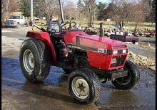 Kompaktni pomoćni traktori Case IH 275