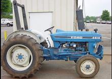 Kompaktni pomoćni traktori Ford-NH 2810