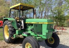 Kompaktni pomoćni traktori John Deere 3040