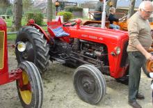 Kompaktni pomoćni traktori Massey Ferguson 37