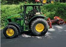 Kompaktni pomoćni traktori John Deere 3720