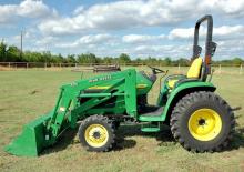 Kompaktni pomoćni traktori John Deere 4310