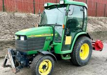 Kompaktni pomoćni traktori John Deere 4410