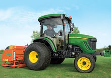 Kompaktni pomoćni traktori John Deere 4520 