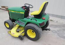 Kompaktni pomoćni traktori John Deere 455