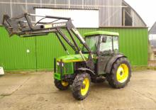 Kompaktni pomoćni traktori John Deere 5300N
