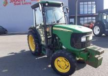 Kompaktni pomoćni traktori John Deere 5315 V