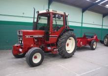 2WD traktori International Harvester 885